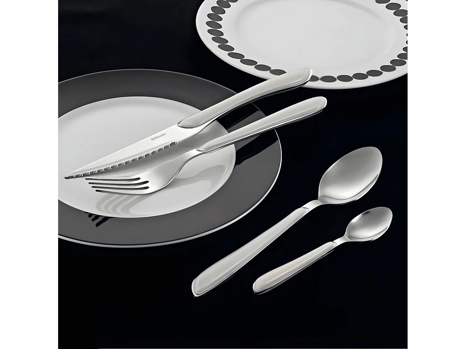 Ménagère 16 pièces Blanc Moderne Eclat Amefa - Acier Inox, Manche Bi-injection, Lame Microdentée