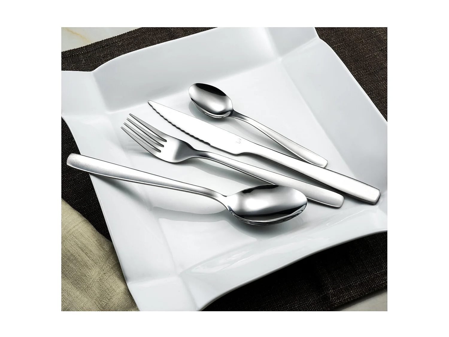 24-teiliges Besteckset Amefa Hôtel - Edelstahl - Mikroverzahnte Klinge - Kollektion Hôtel