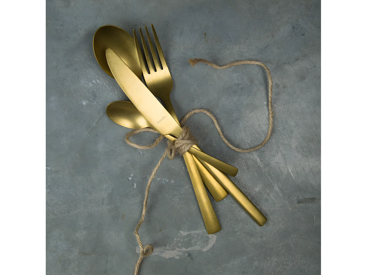 Manille - Ménagère 16 pièces Or