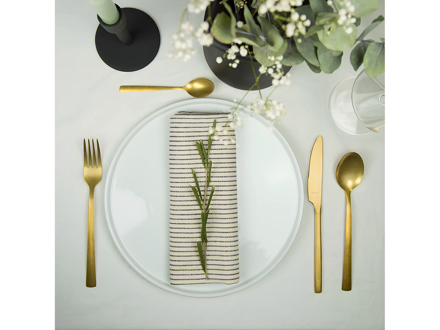 Manille - Ménagère 16 pièces Or