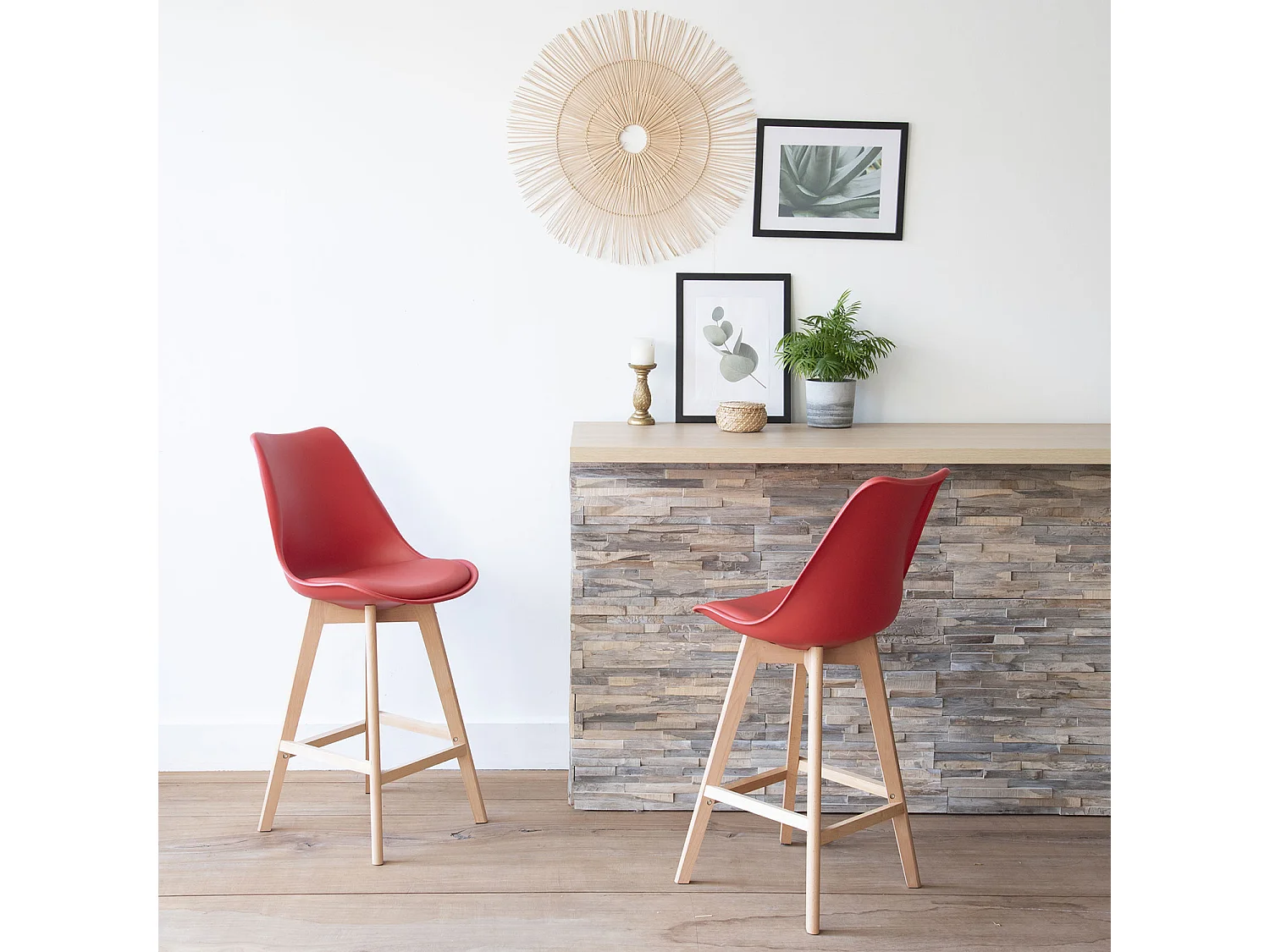 Lot de 2 tabourets scandinaves SVEN rouge avec coussin - HAPPY GARDEN