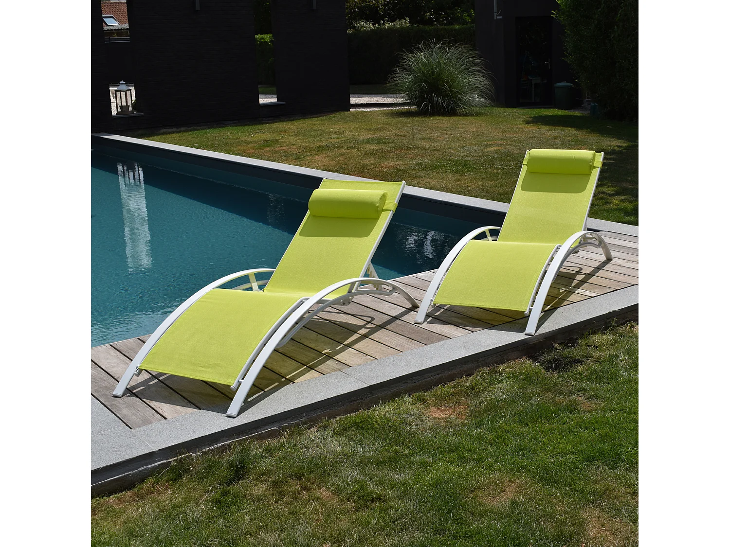 Set van 2 GALAPAGOS groene textilene ligstoelen - wit aluminium