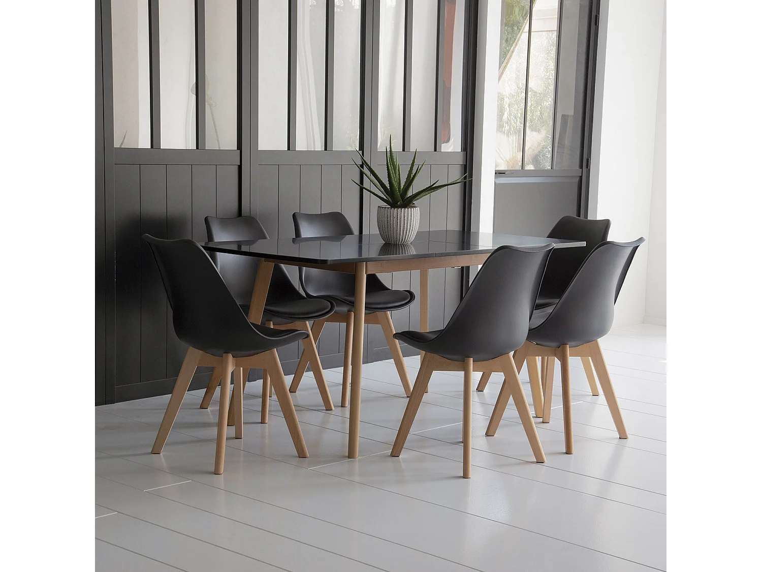 Uittrekbare tafel 120/160cm HELGA en 6 stoelen NORA zwart