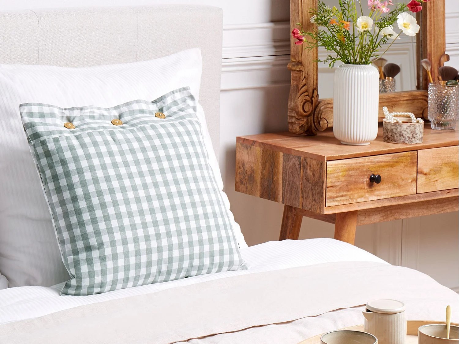 Dekokissen grün / weiß kariertes Muster 45 x 45 cm quadratisch mit Knöpfen Talya