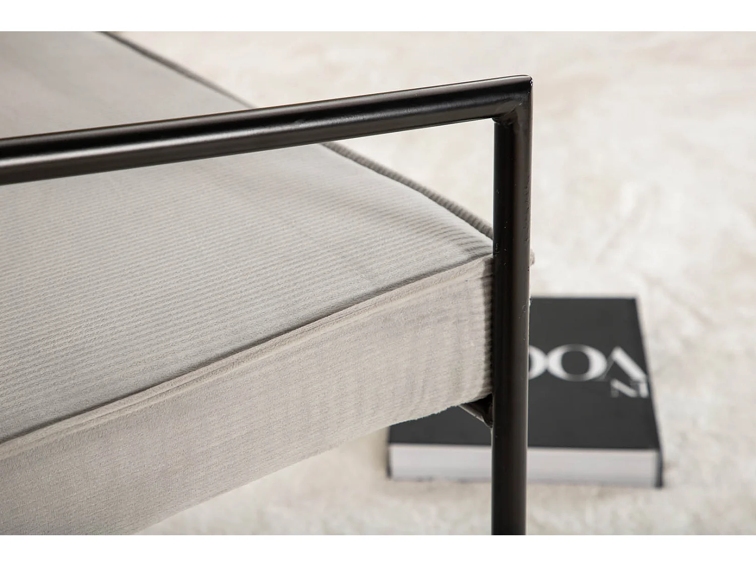 Fauteuil Design Velours Côtelé "Rakel" 78cm Gris