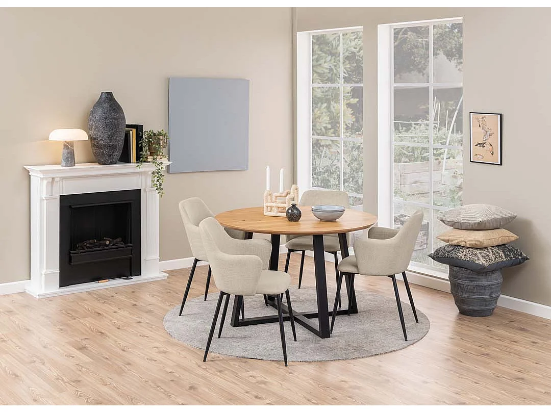 Ilora eetkamerstoel met armleuningen beige.