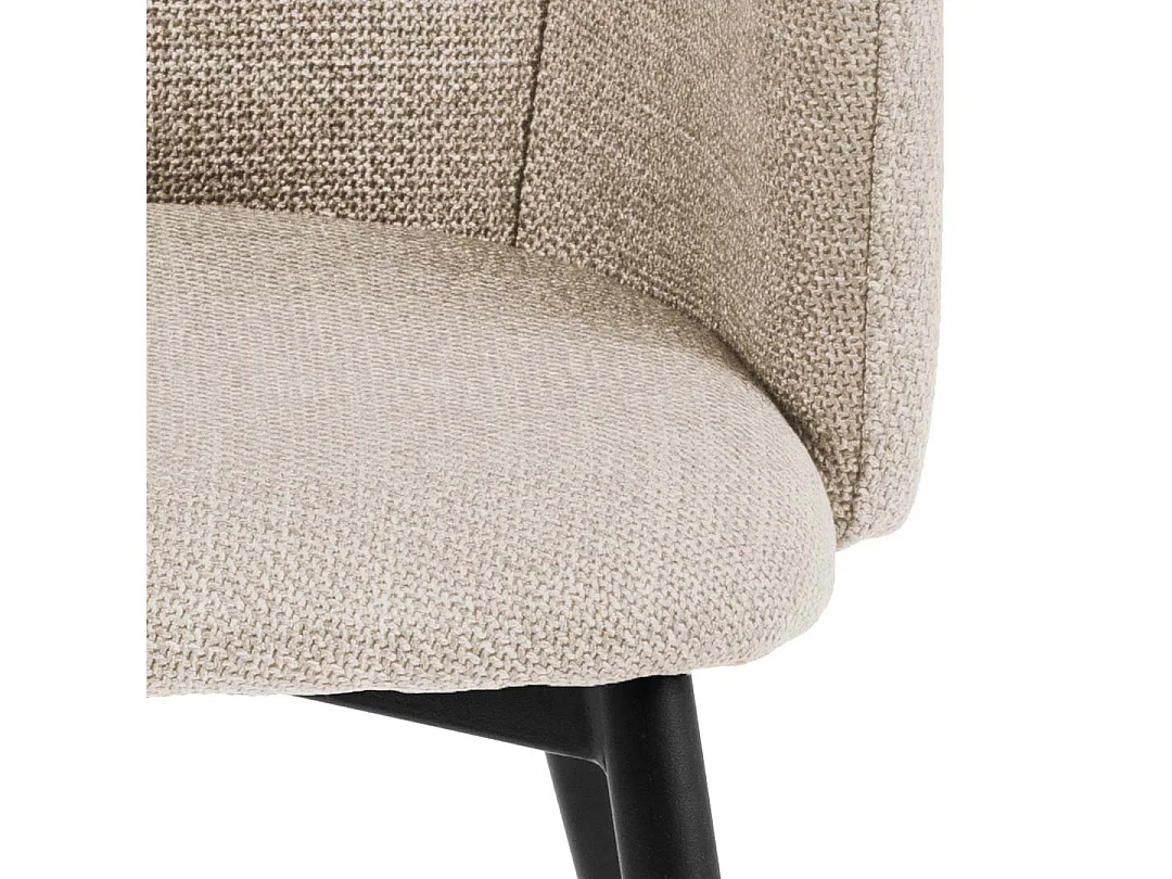 Ilora eetkamerstoel met armleuningen beige.