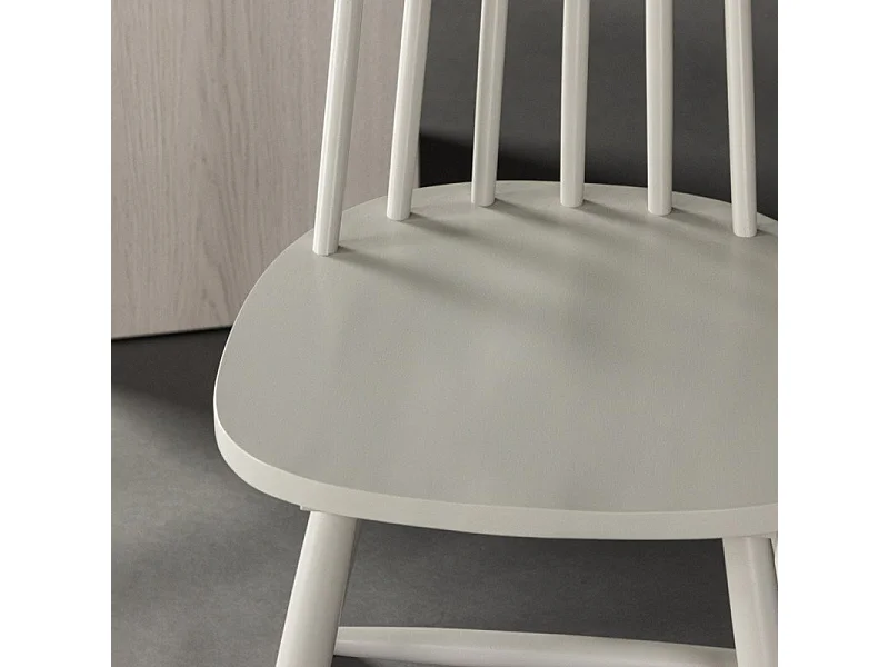 Lönneberga eetkamerstoel hout lichtgrijs.