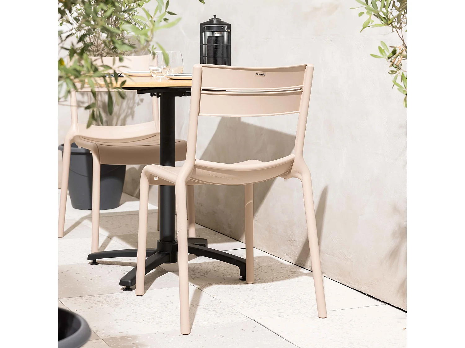 Lot de 4 chaises de terrasse en plastique beige