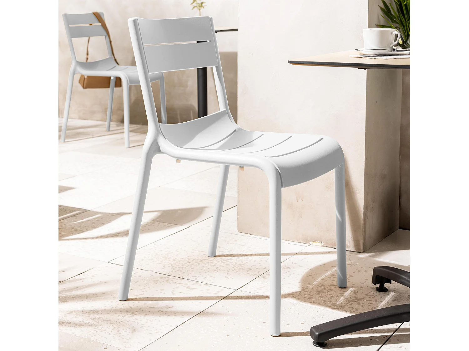 Lot de 4 chaises de terrasse en plastique blanches
