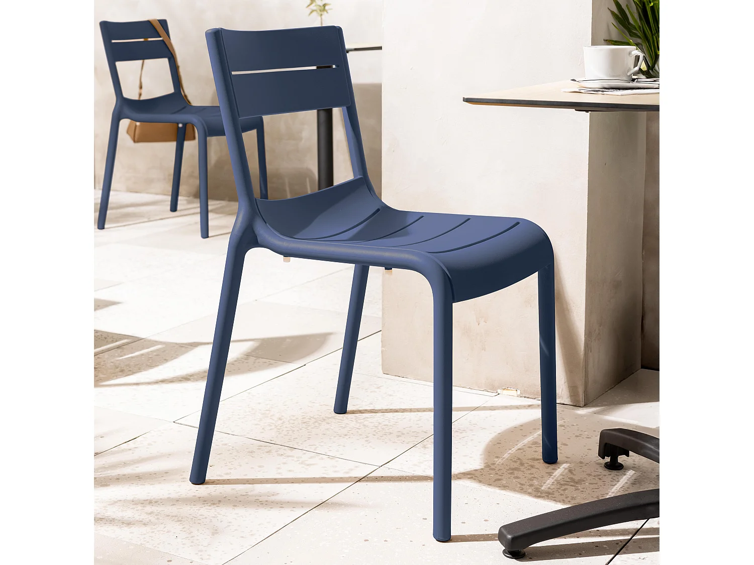 Lot de 4 chaises de terrasse en plastique bleu pacific