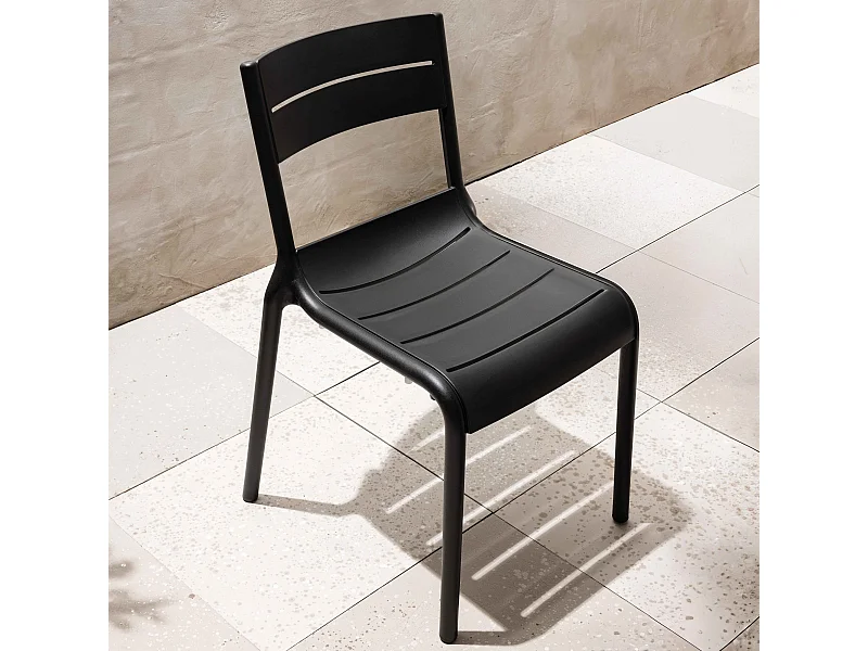 Set van 4 zwarte kunststof terrasstoelen