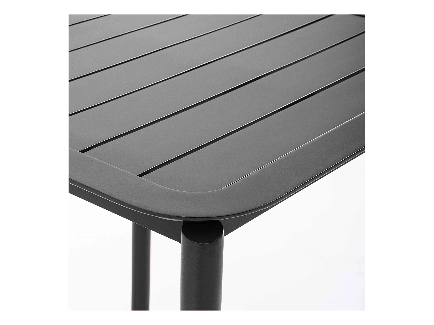 Vierkante terrastafel (70 x 70cm) en 2 zwarte fauteuils