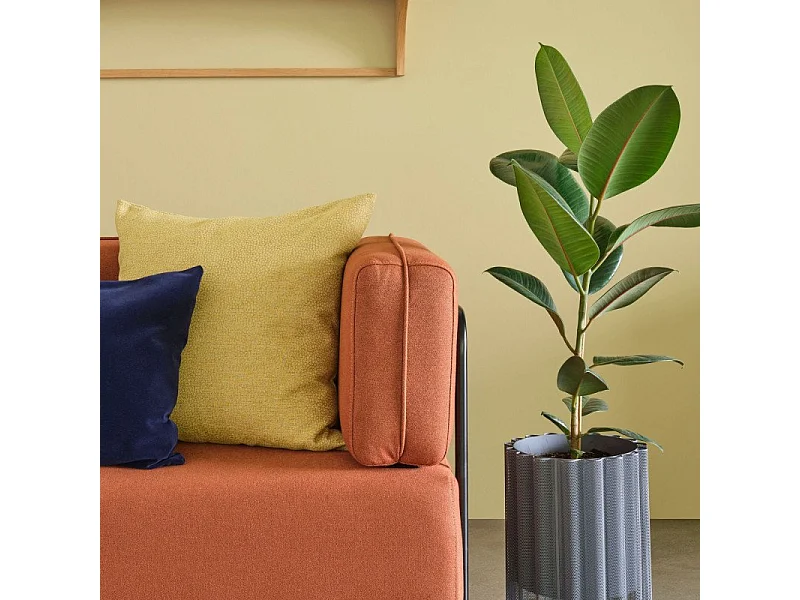 Canapé 2,5 places style rétro en tissu orange CAMARGO