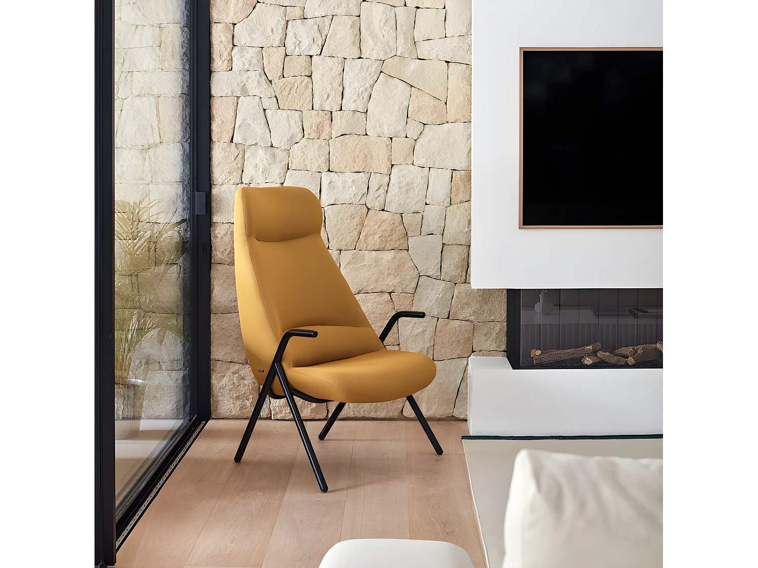 Fauteuil haut dossier pieds métal en tissu DINS