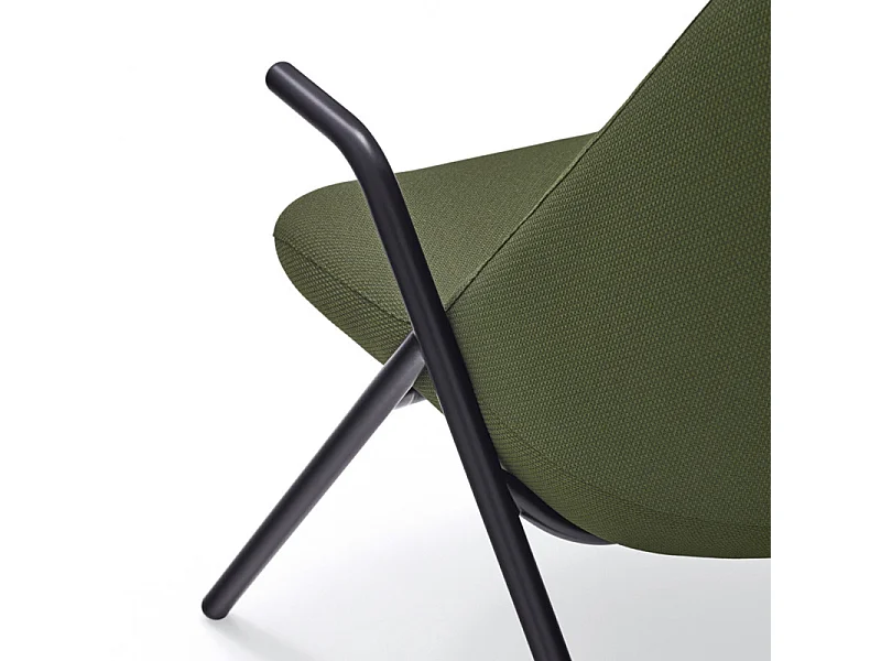 Fauteuil haut dossier pieds métal en tissu DINS