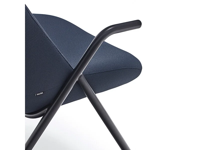 Fauteuil haut dossier pieds métal en tissu DINS