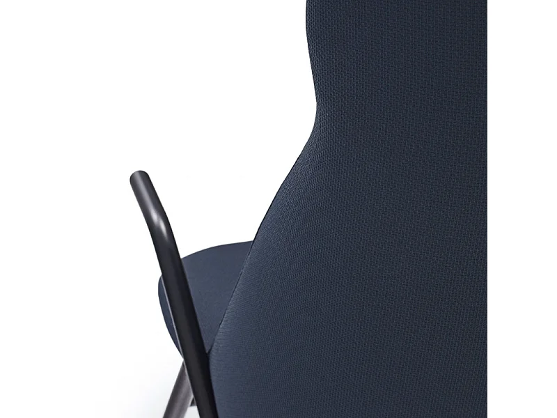 Fauteuil haut dossier pieds métal en tissu DINS