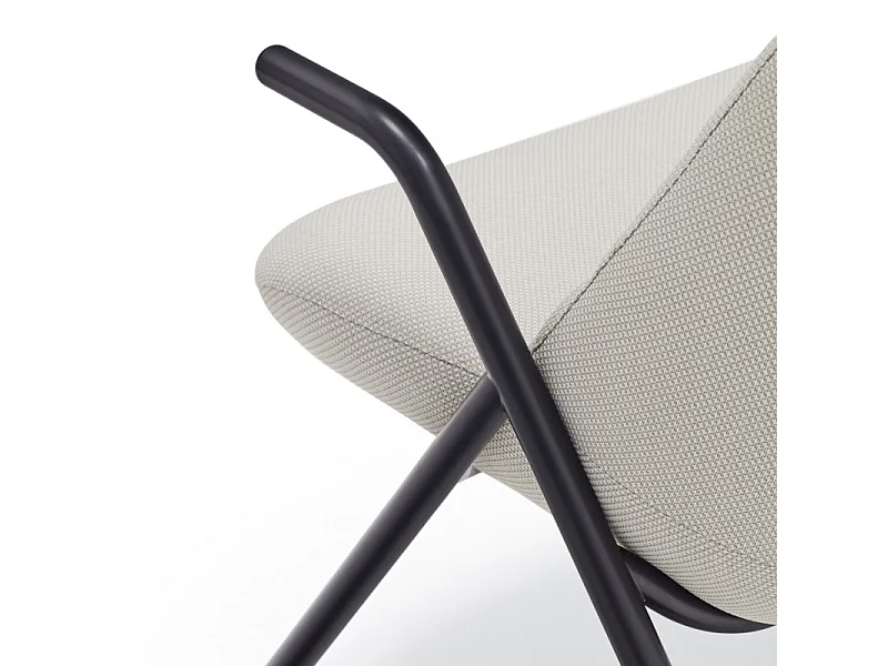 Fauteuil haut dossier pieds métal en tissu DINS