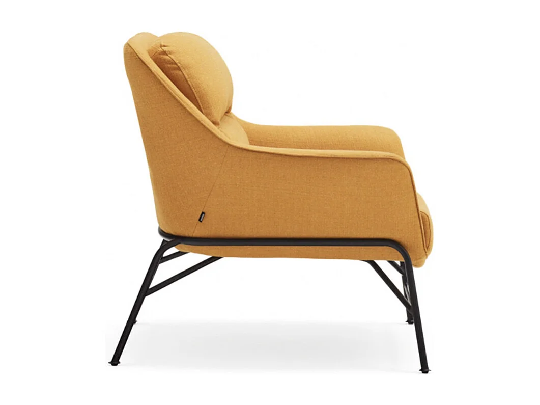 Fauteuil design en tissu pieds métal SADIRA