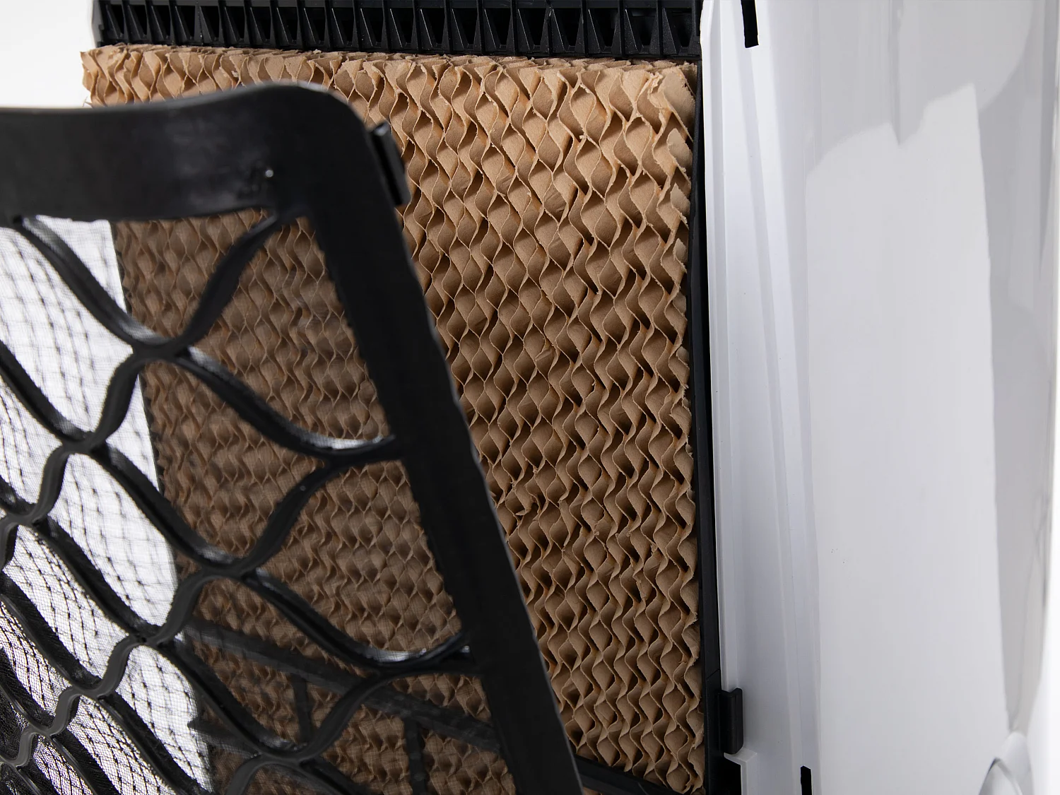 Rafraichisseur d'air par évaporation à débit élevé avec roues