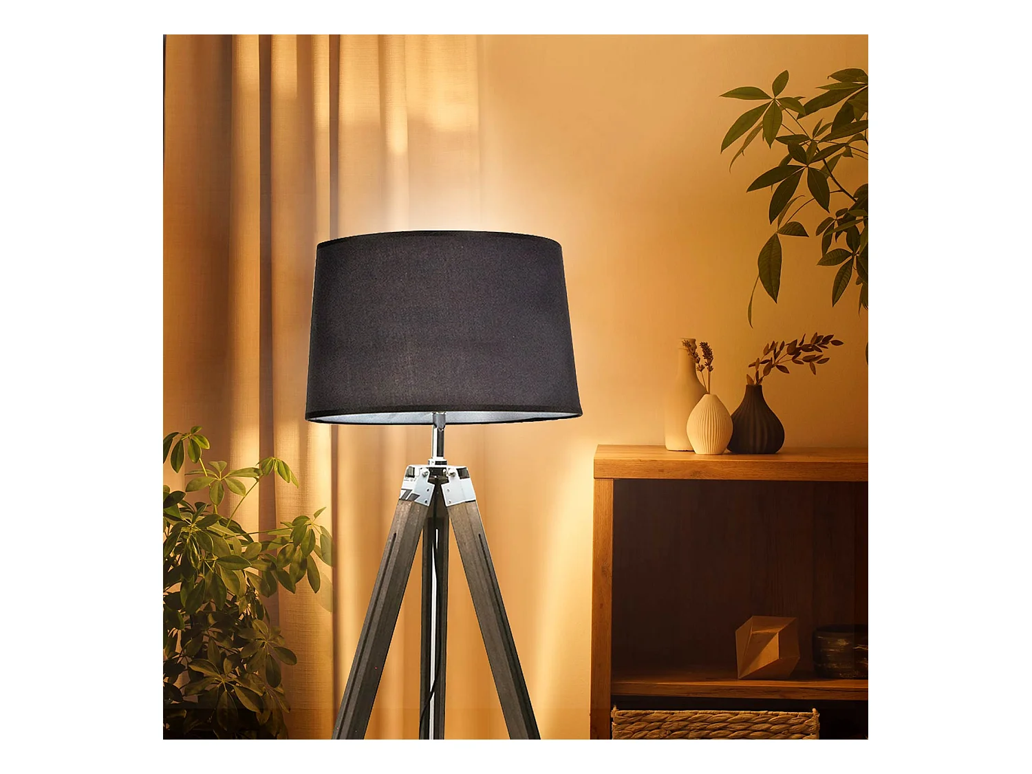 Lampada da terra treppiede 60x52x144,5 cm Nera O91