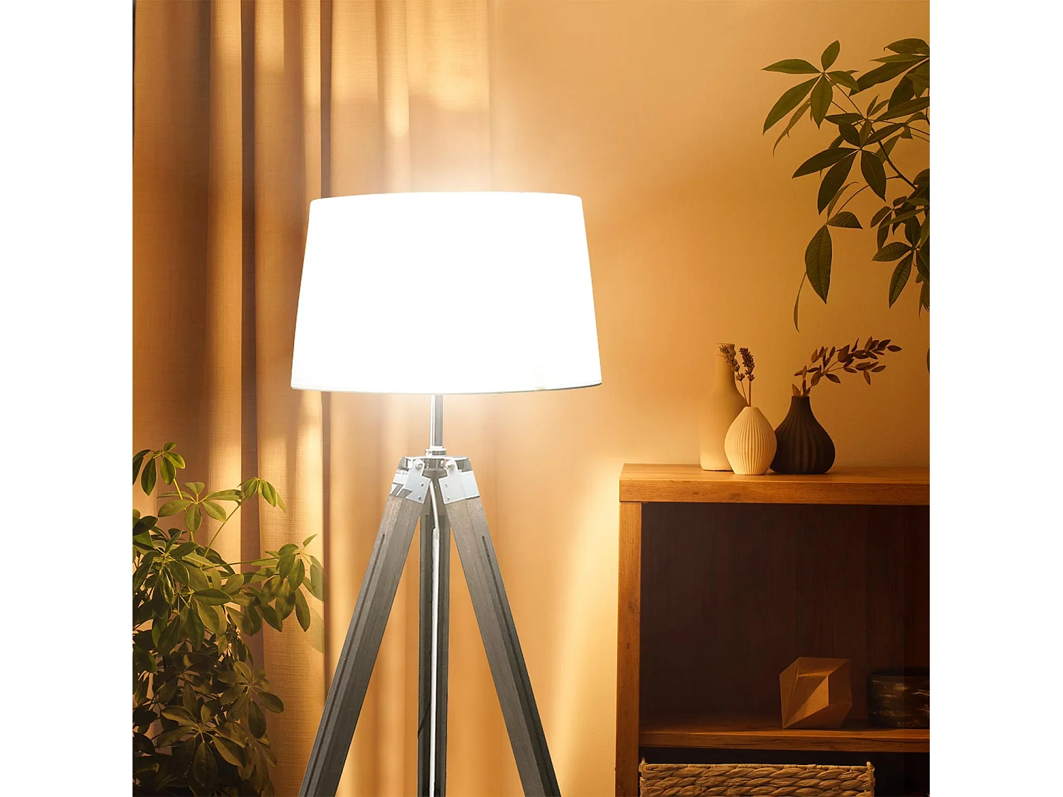 Lampada da terra treppiede 60x52x144,5 cm Bianca O91