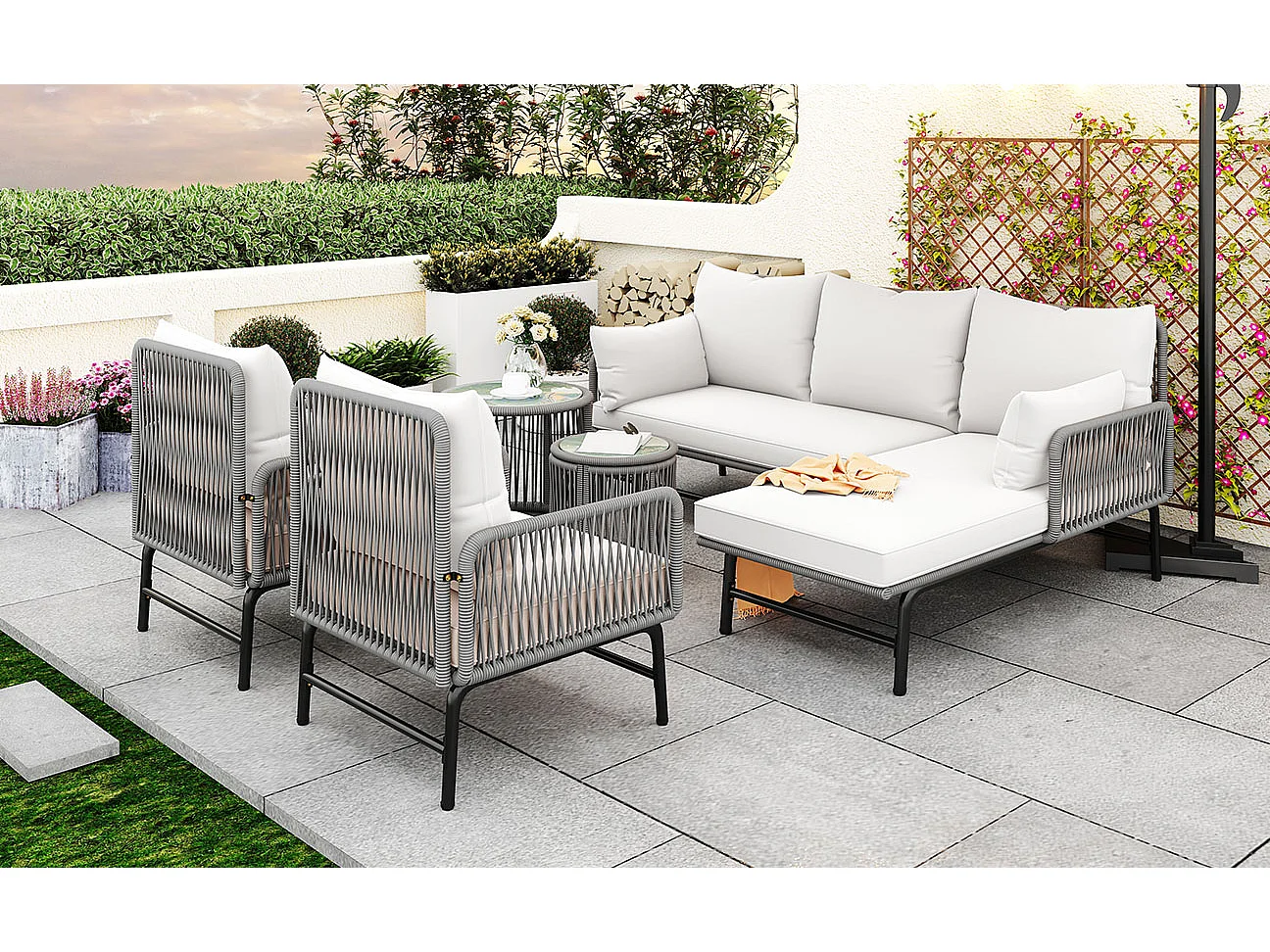 Ensemble salon de jardin en fer 6 places : 2 fauteuils + 2 canapés d'angle + tables basses gigognes - Coussins inclus - gris + blanc