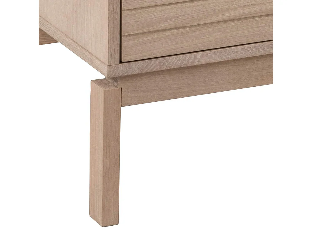 Linley buffet 4 portes plaqué chêne.