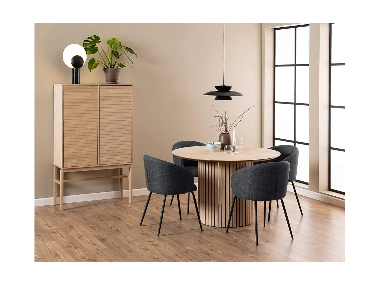 Linley Vitrinenschrank 2 Türen Eichenfurnier.