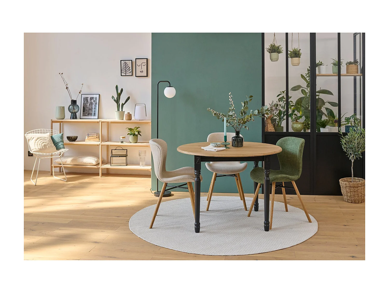 Table extensible ronde bois D115 avec 1 allonge et pieds tournés - VICTORIA