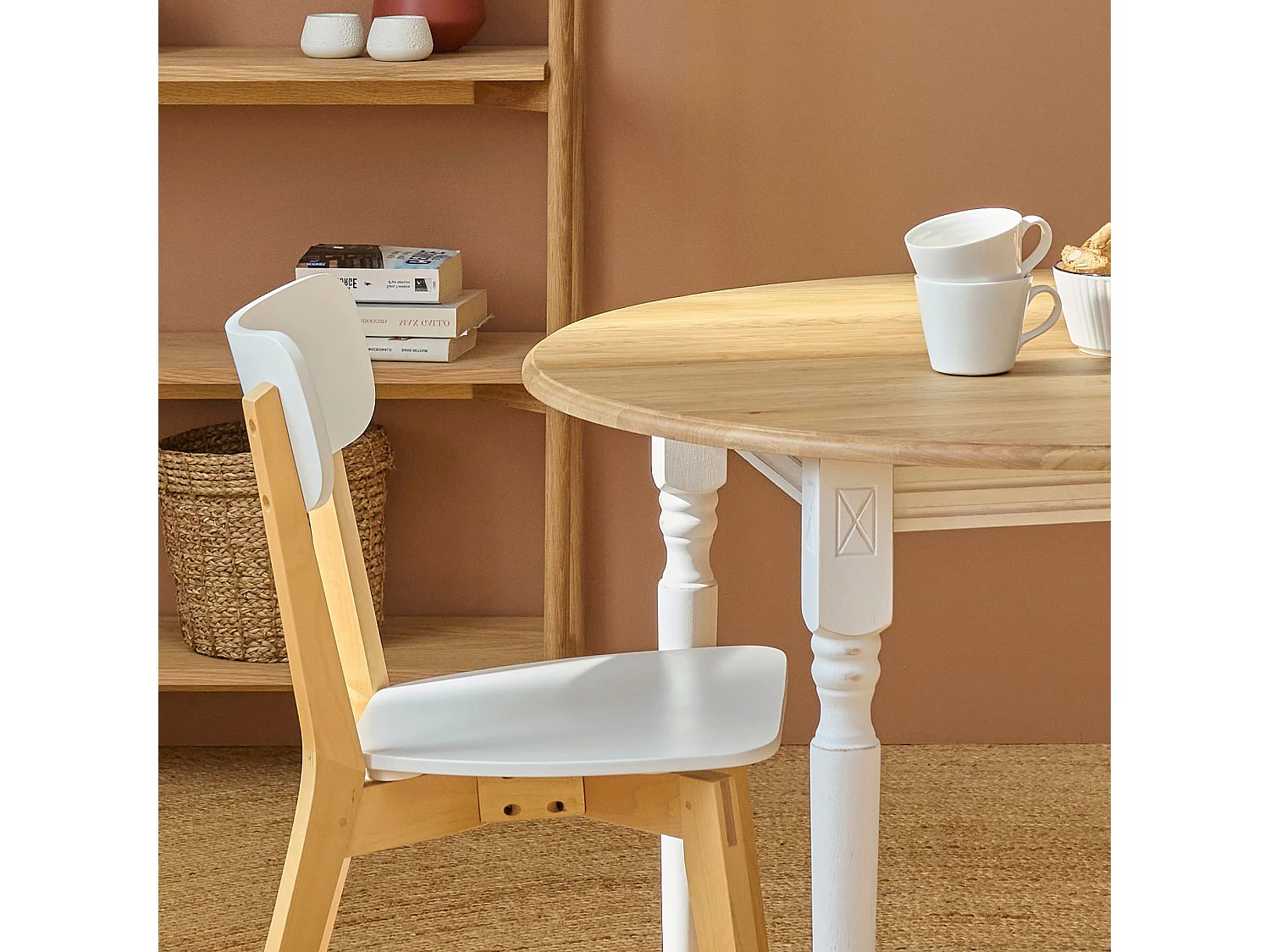 Table ronde 6 pieds tournés D115 + 3 rallonges bois - VICTORIA