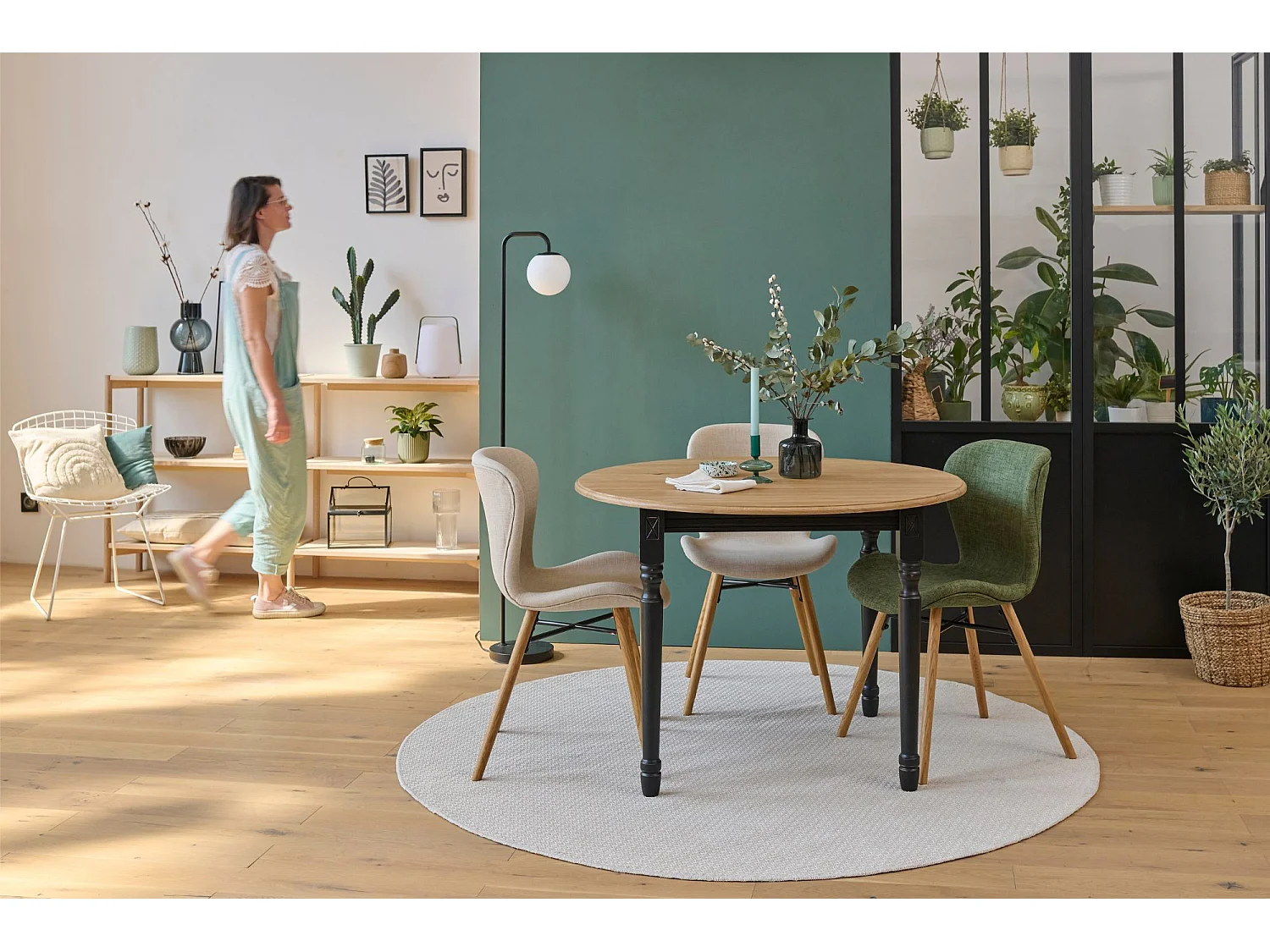 Table ronde 6 pieds tournés D115 + 3 rallonges bois - VICTORIA