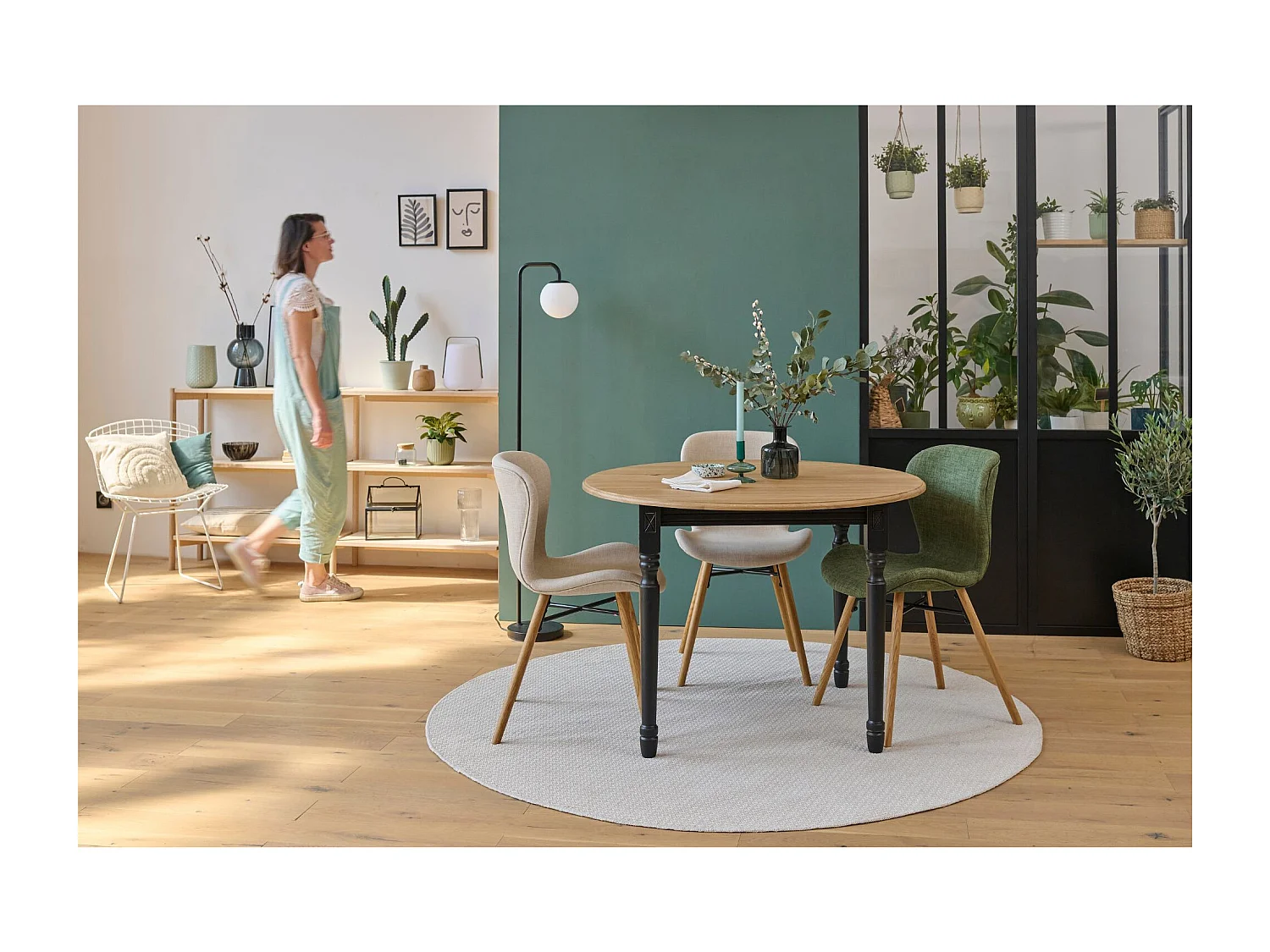 Table ronde 6 pieds tournés D115 + 3 rallonges bois - VICTORIA