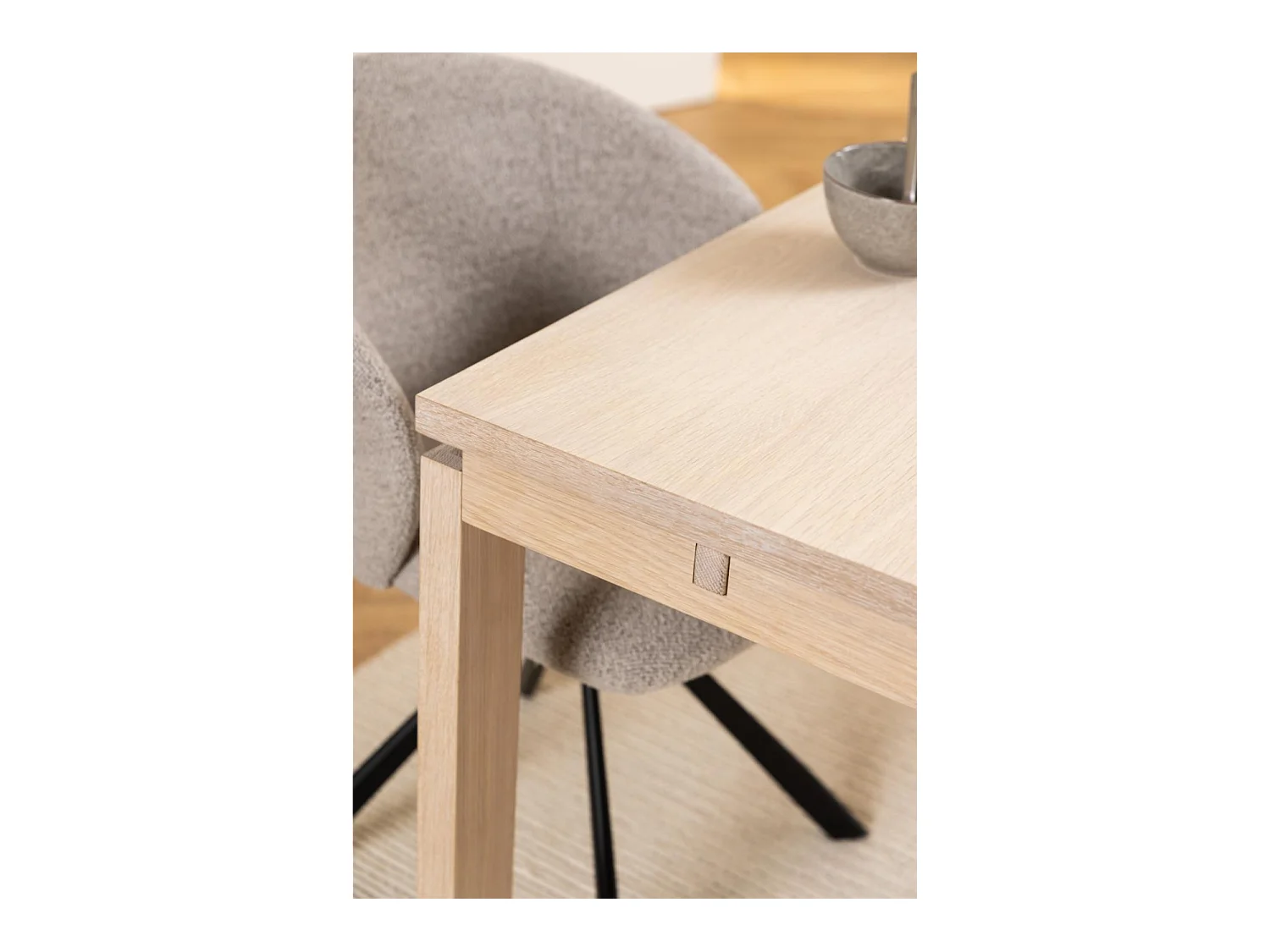 Table rectangulaire extensible en chêne blanchi L200/300 - LIAC