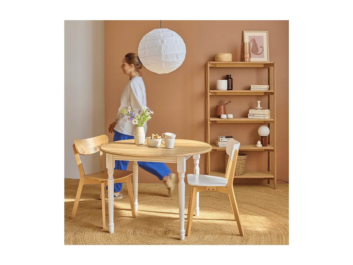 Table extensible ronde bois D105 + 1 allonge et pieds tournés - VICTORIA