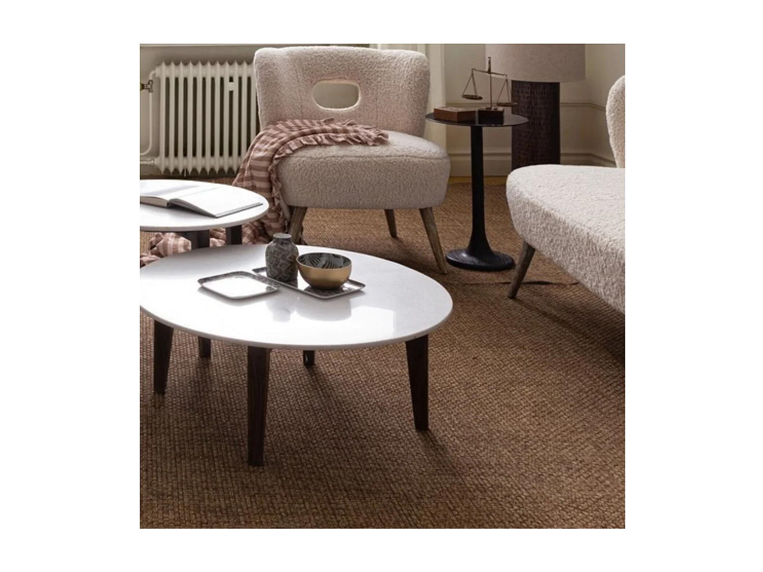 Table basse ronde vintage en manguier et marbre blanc D60 - BLANY