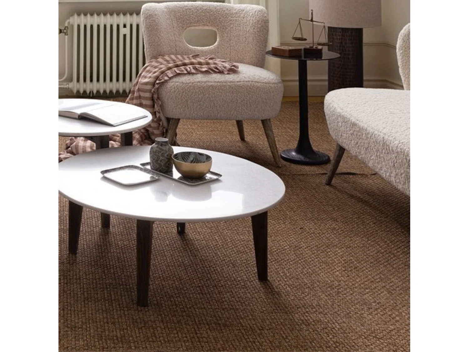 Table basse ronde vintage en manguier et marbre blanc D60 - BLANY