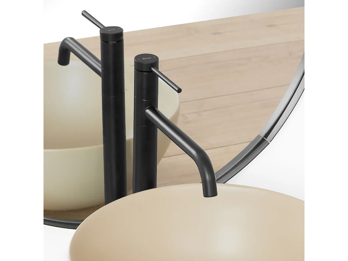 Wastafelkraan REA Lugano High Black van messing met matte afwerking