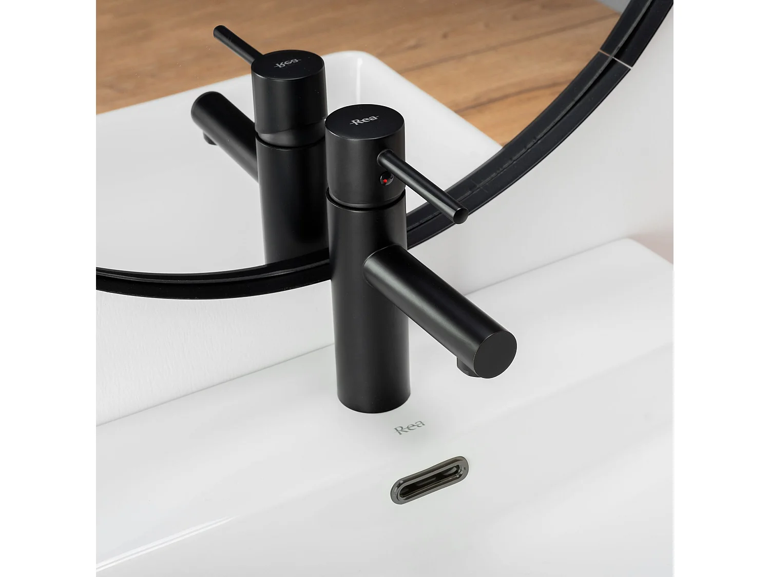 ROBINET de LAVABO REA TESS LOW BLACK MAT