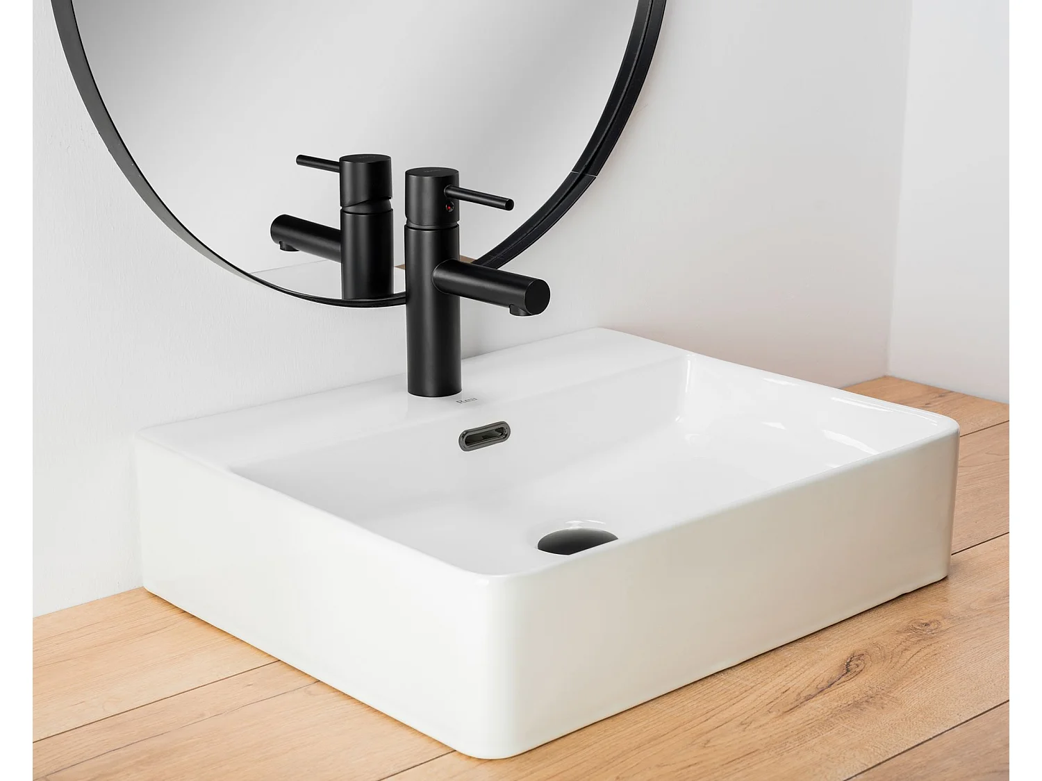 ROBINET de LAVABO REA TESS LOW BLACK MAT