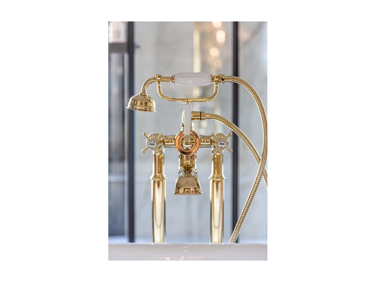 JACOB DELAFON Mélangeur bain douche Cléo 1889 montage au sol Or Beige avec corps encastré au sol