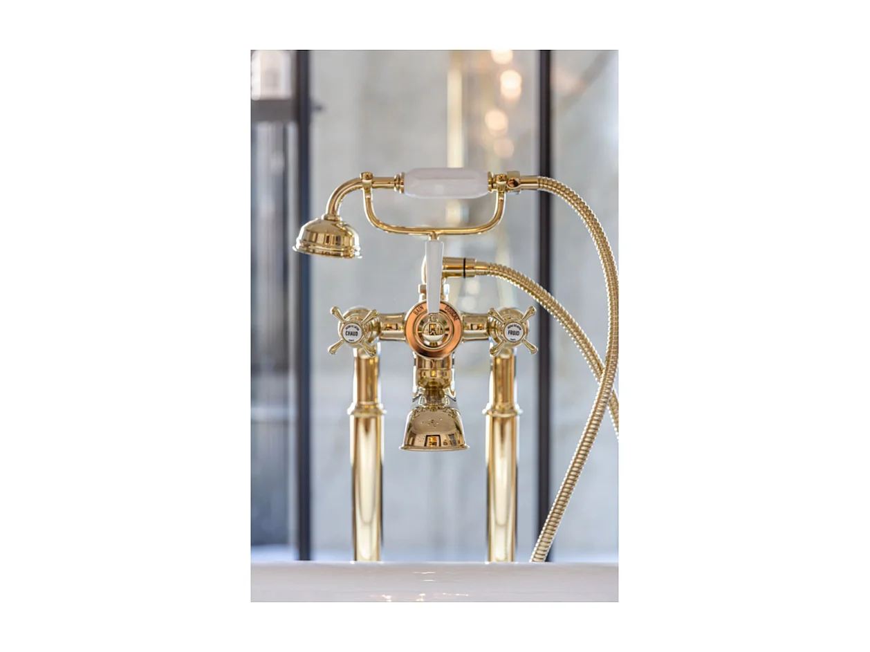 JACOB DELAFON Mélangeur bain douche Cléo 1889 montage au sol Or Beige avec corps encastré au sol