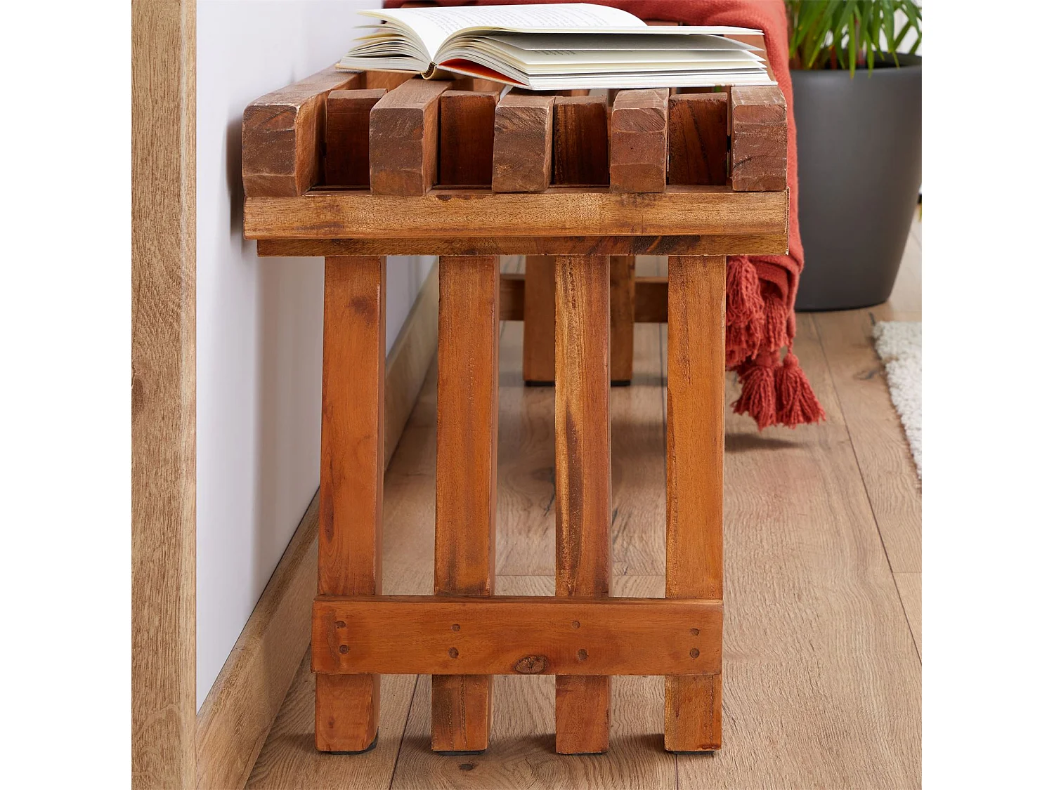 Banc BAVELLA meuble d'assise style maison de campagne, en acajou à la finition naturelle