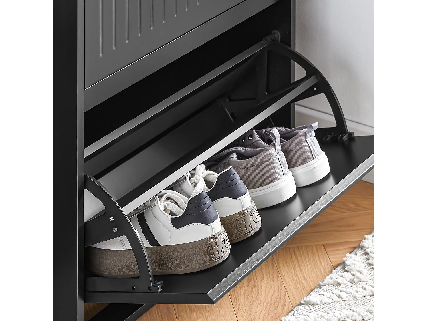 Zapatero Con 2 Solapas Y 1 Cajón Negro FSR165-SCH SoBuy