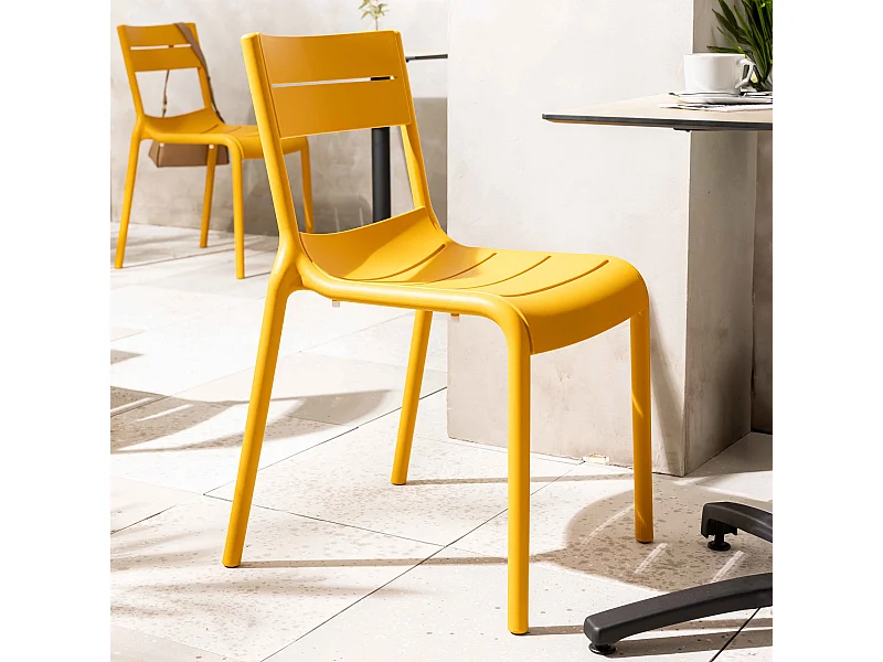 Lot de 4 chaises de terrasse en plastique jaune moutarde