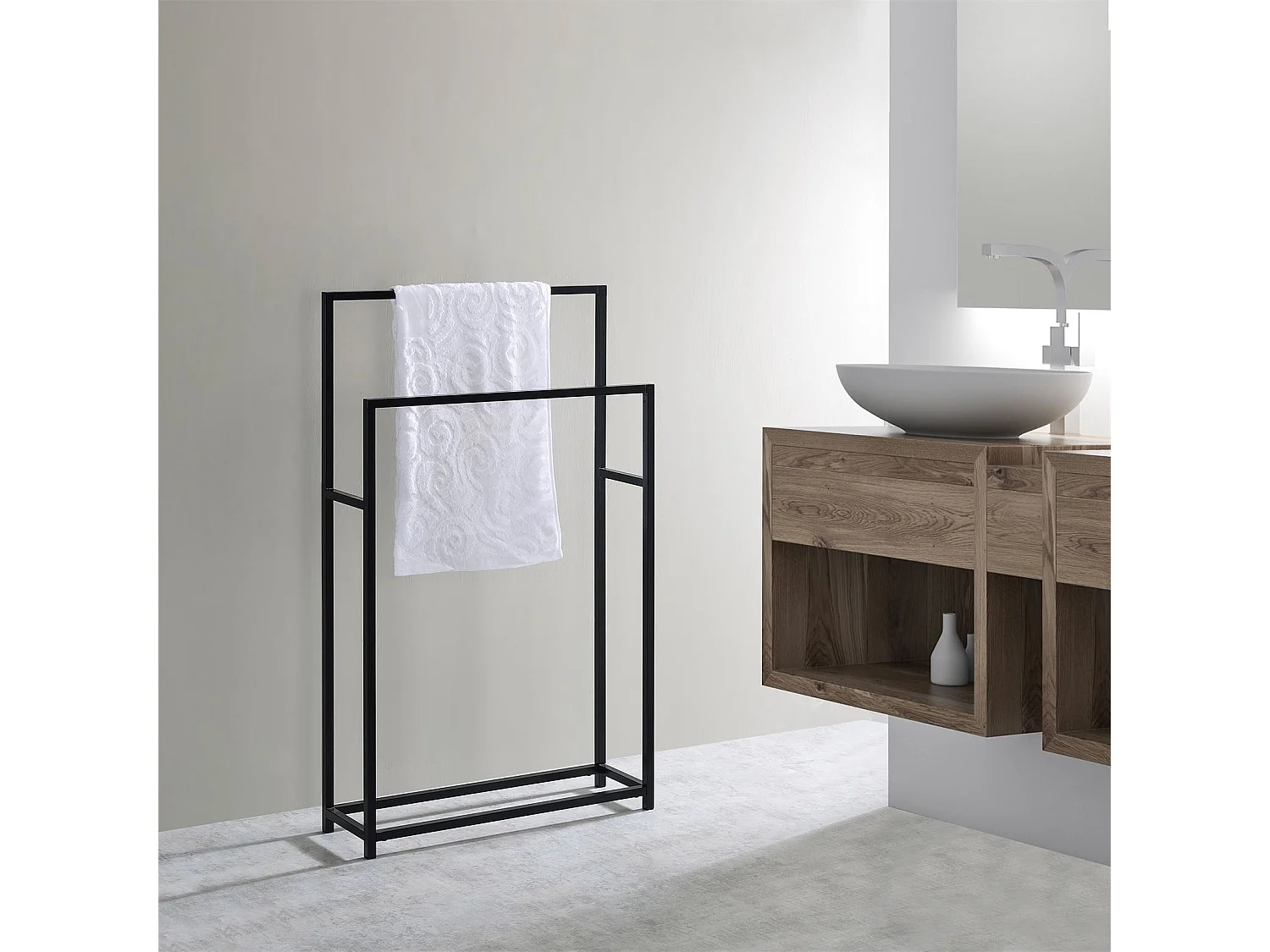 Porte-serviettes sur pied DALIO portant pour linge de salle de bain avec 2 niveaux d'étendage sur différentes hauteurs, métal noir