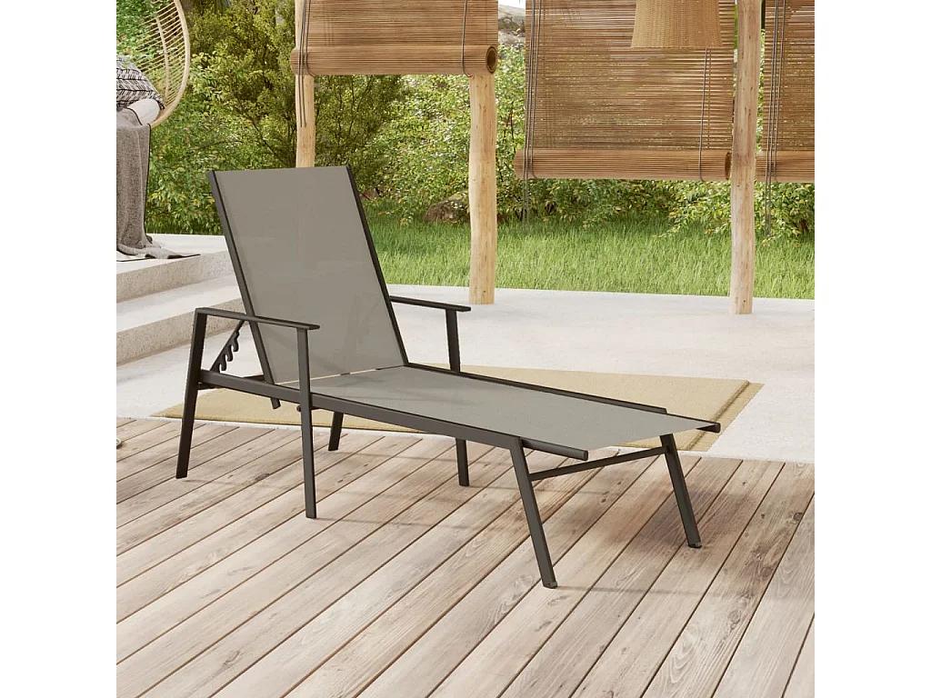 Espreguiçadeira em aço e textilene cinza