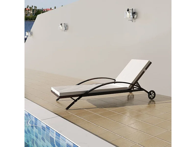 Chaise longue avec coussin et roues Résine tressée Marron