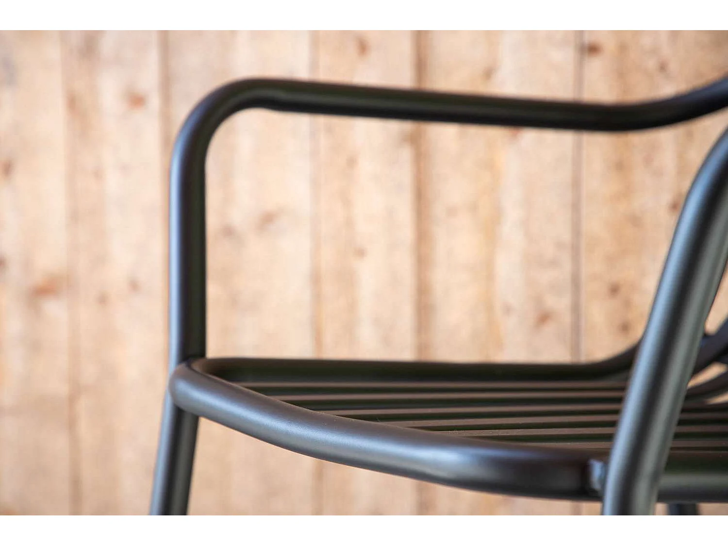 Peking tuinstoel stapelbaar zwart.